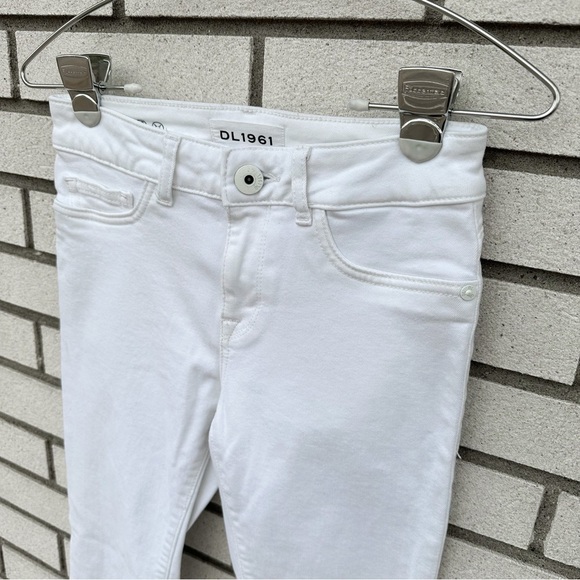 DL1961 Florence Instasculpt Cropped Jeans in Porcelain White - Picture 3 of 12